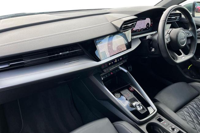 AUDI S3 Photo 2