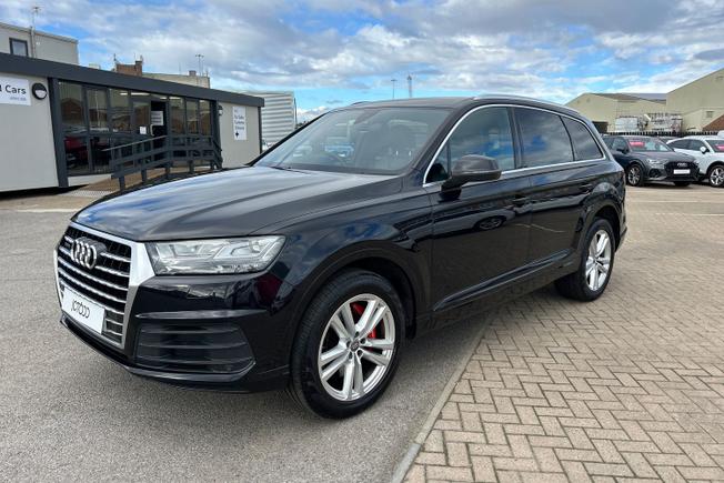 AUDI Q7 Photo 22