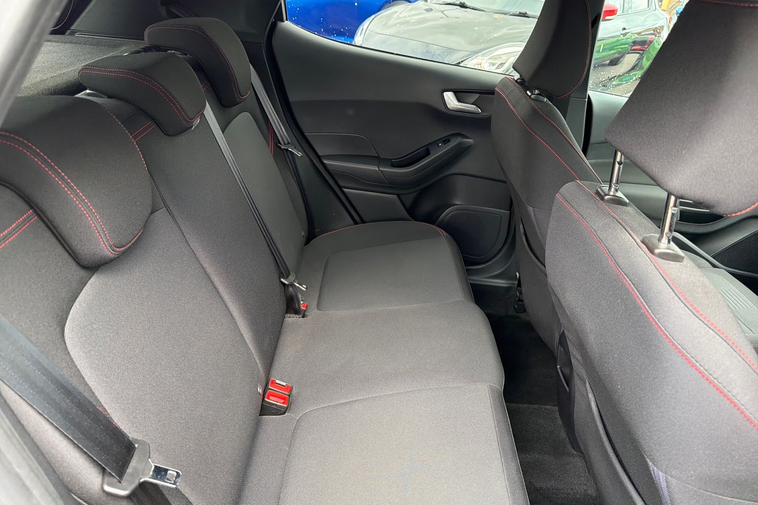 Ford FIESTA Photo 19