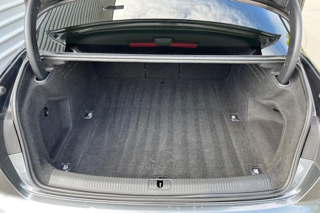 AUDI A4 Photo 12