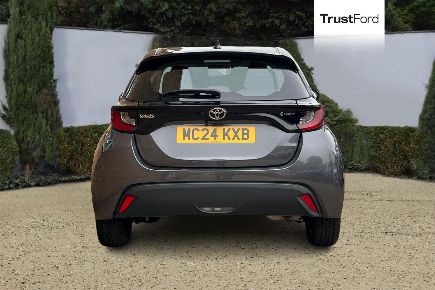 Toyota Yaris Photo 6