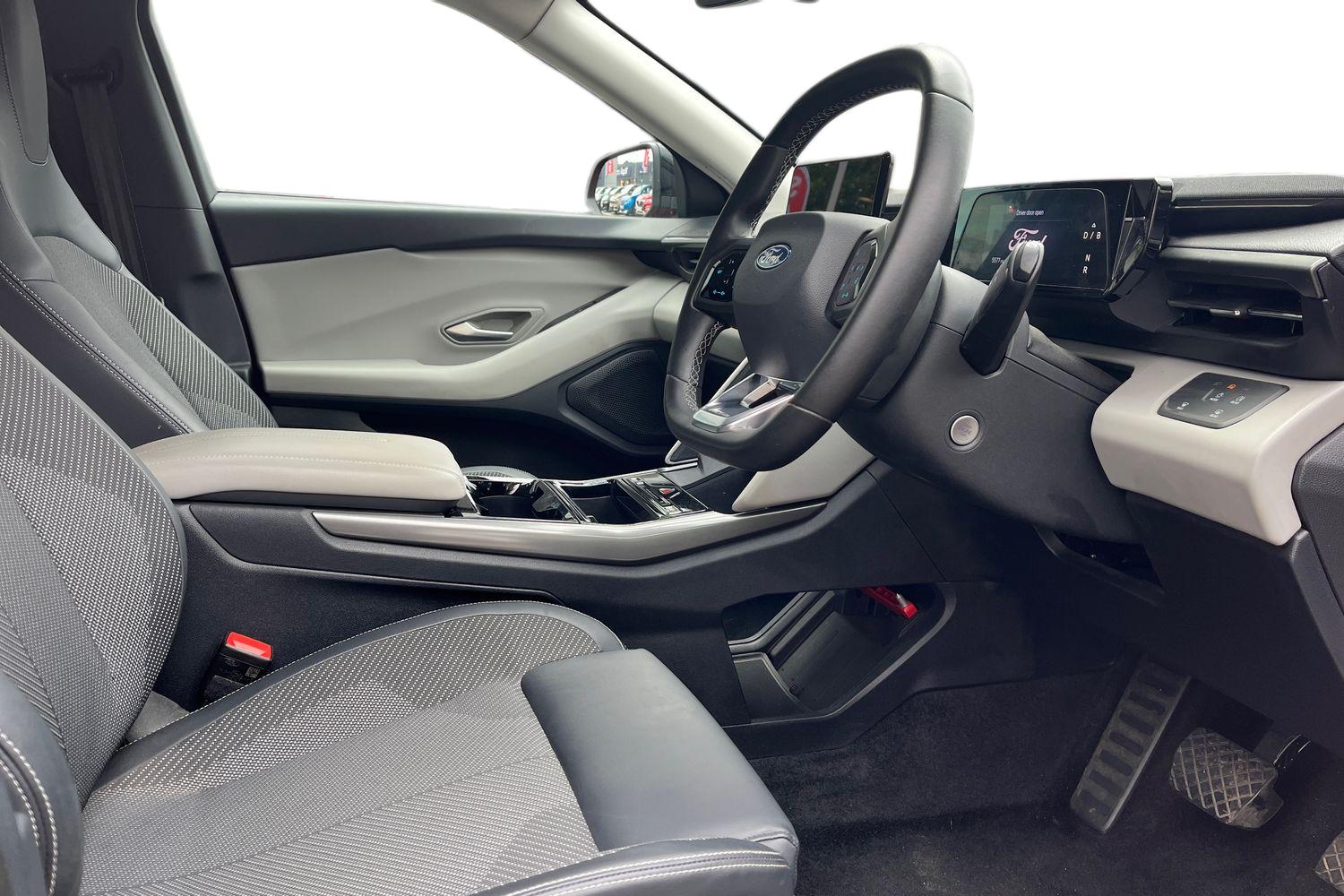 Ford EXPLORER Photo 8