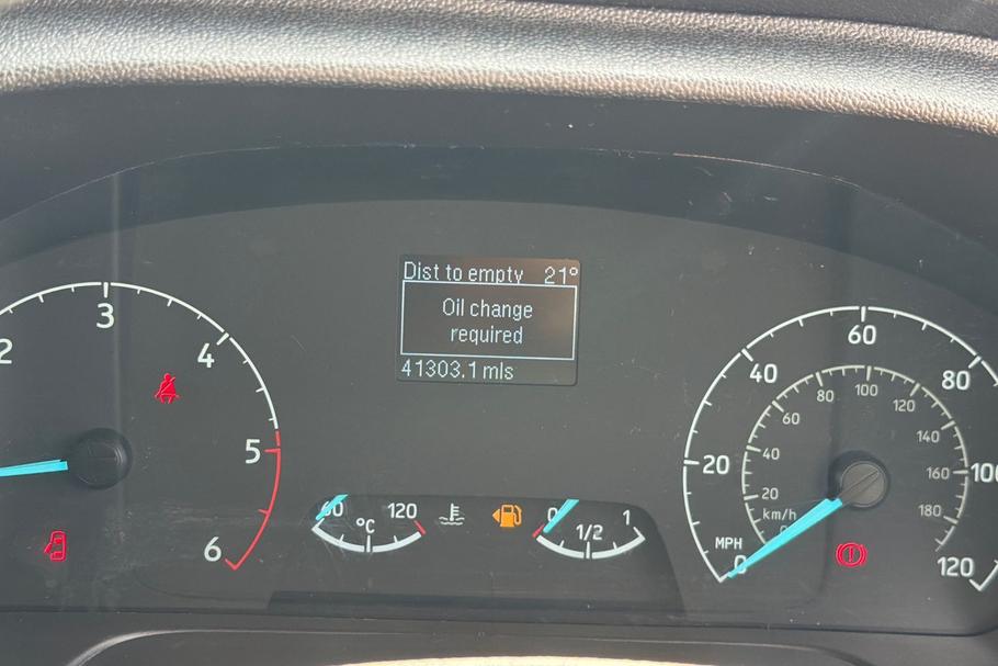 Used Ford TRANSIT CUSTOM YR70YYM 33
