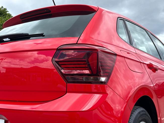 VOLKSWAGEN Polo Photo 18