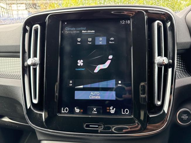 VOLVO XC40 Photo 33