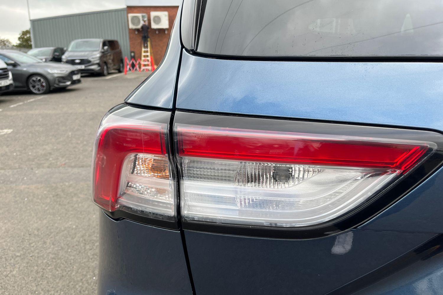 Ford KUGA Photo 24