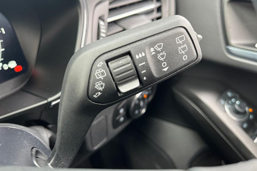 Ford Focus Photo autoimg-d056ad363d37f4f96f42656050b88546c1ef64e5.jpg
