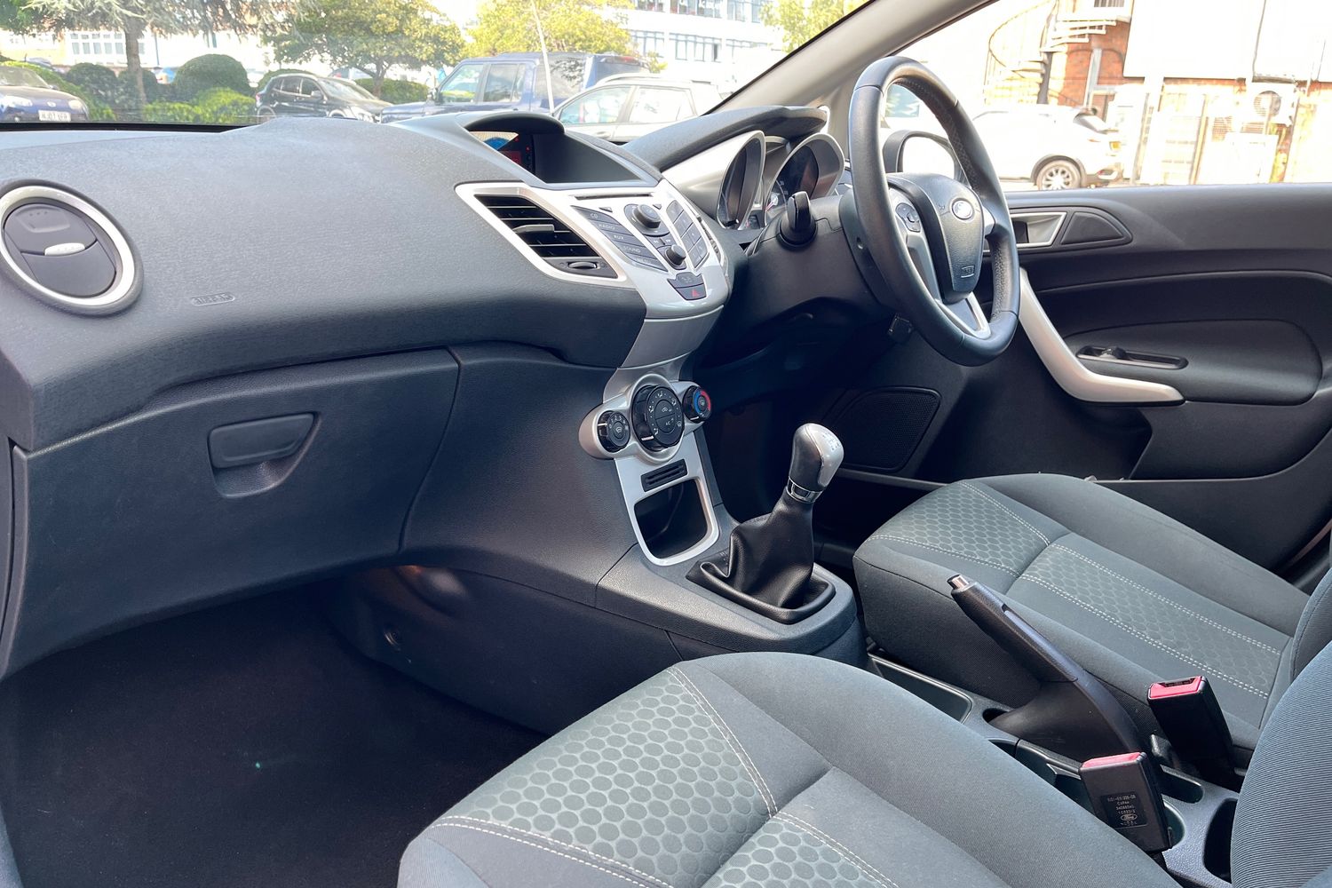 Ford Fiesta Photo 17
