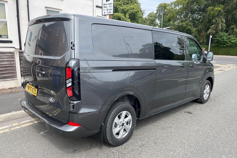 Ford TRANSIT CUSTOM Photo autoimg-d058029f480a7ba2f4c7768f45a33ca8bc97b160.jpg