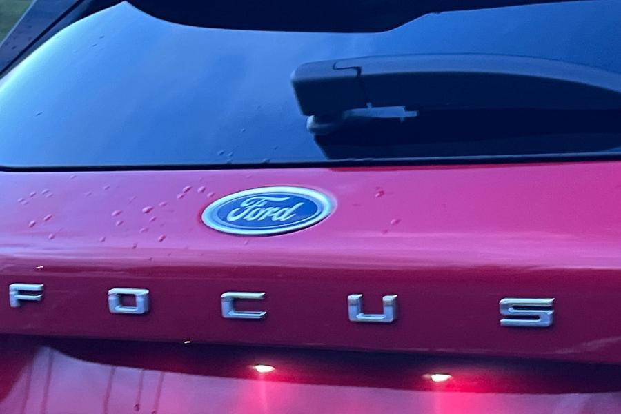 Ford FOCUS Photo autoimg-d05ed70d875e86c91f29d2c854e20d83420204c7.jpg