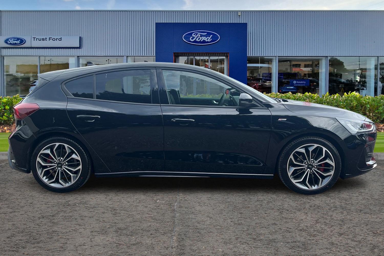 Ford FOCUS Photo 2