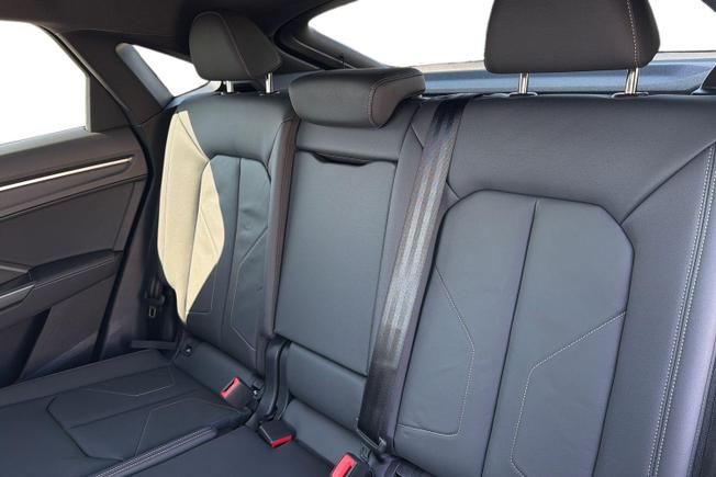 Audi Q3 Photo 9