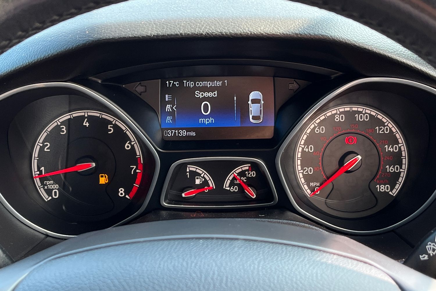 Ford FOCUS Photo 12
