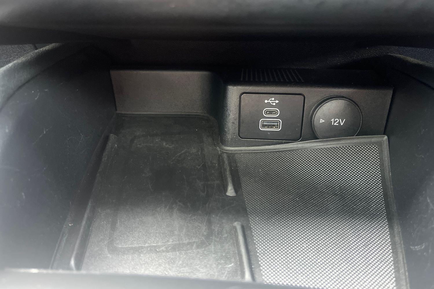 Ford KUGA Photo 29