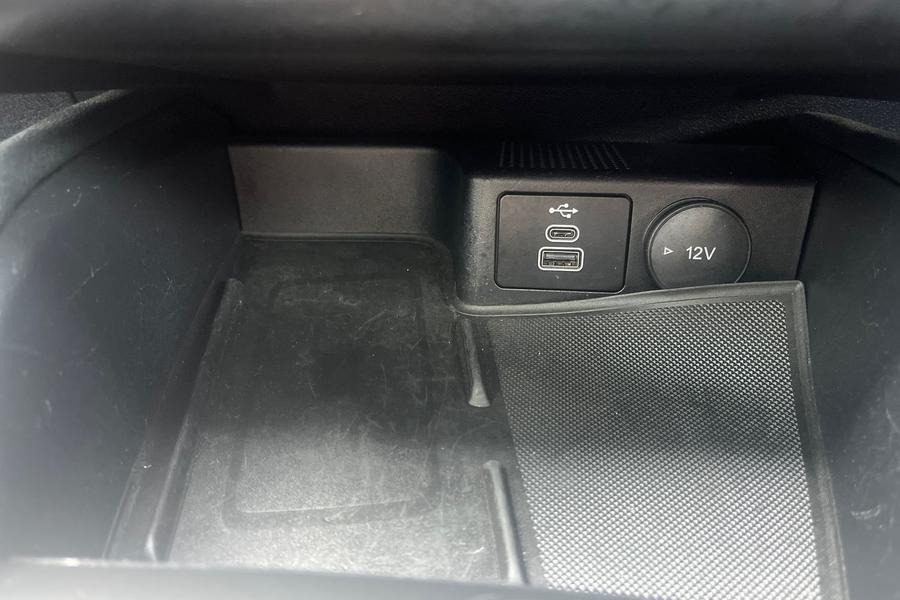 Ford KUGA Photo autoimg-d069f5b7b837599d65affb458bc76c32053ff98d.jpg