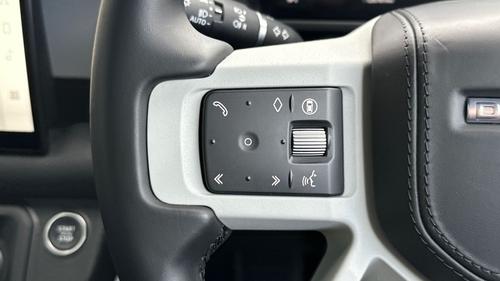 Land Rover Defender Photo autoimg-d06a3241513d8b0fcfa7ad5c26d3d8ac766a4261.jpg