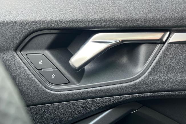 AUDI Q3 Photo 45