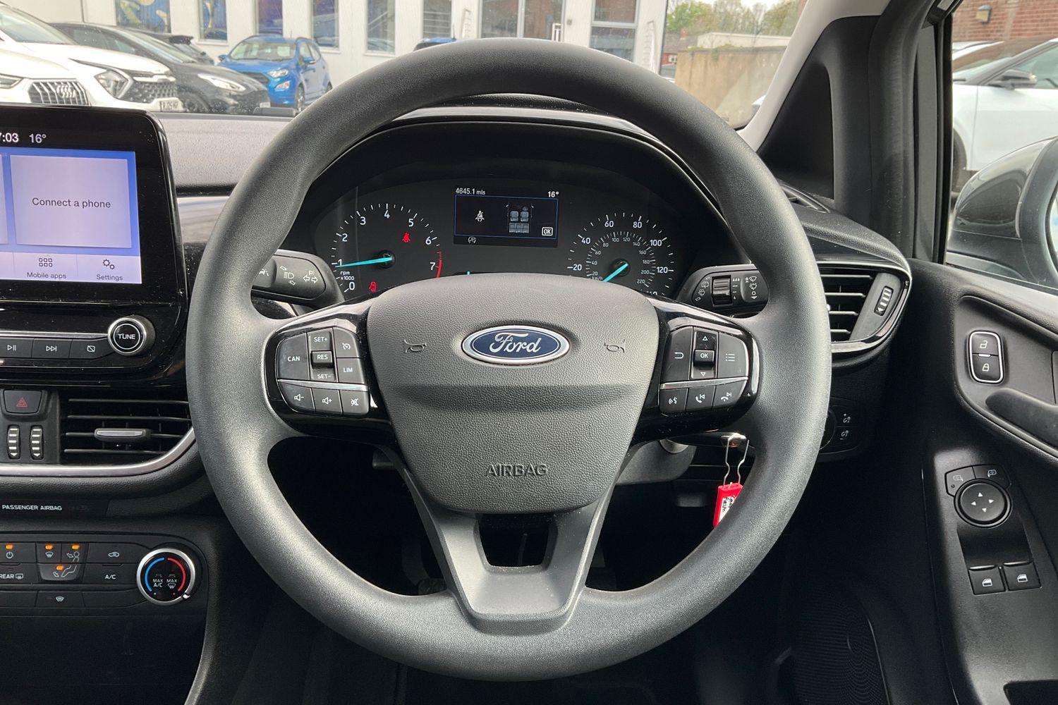 Ford FIESTA Photo 11