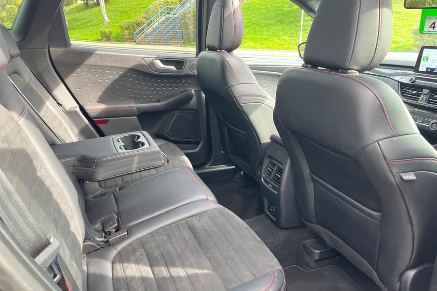 Ford Kuga Photo autoimg-d06eb599edd5abd9a6f38824c171121ad46b52e2.jpg