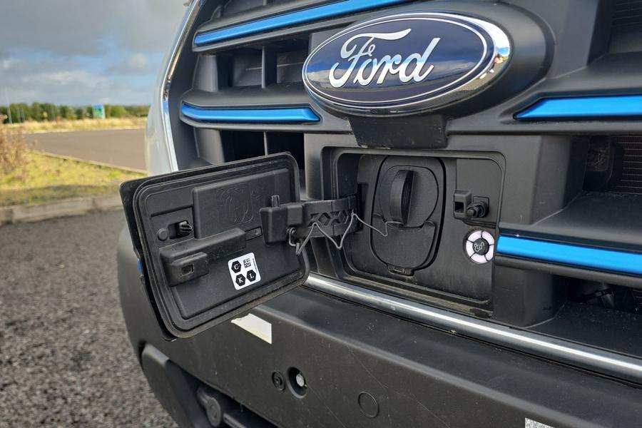 Ford TRANSIT Photo autoimg-d0757f936cfbc8fa9af20ecd424210de550a1b1d.jpg