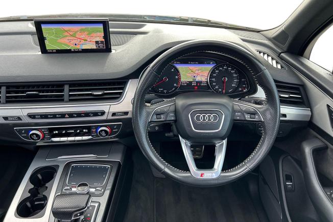 AUDI Q7 Photo 11
