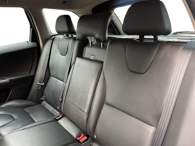 VOLVO XC60 Photo 9