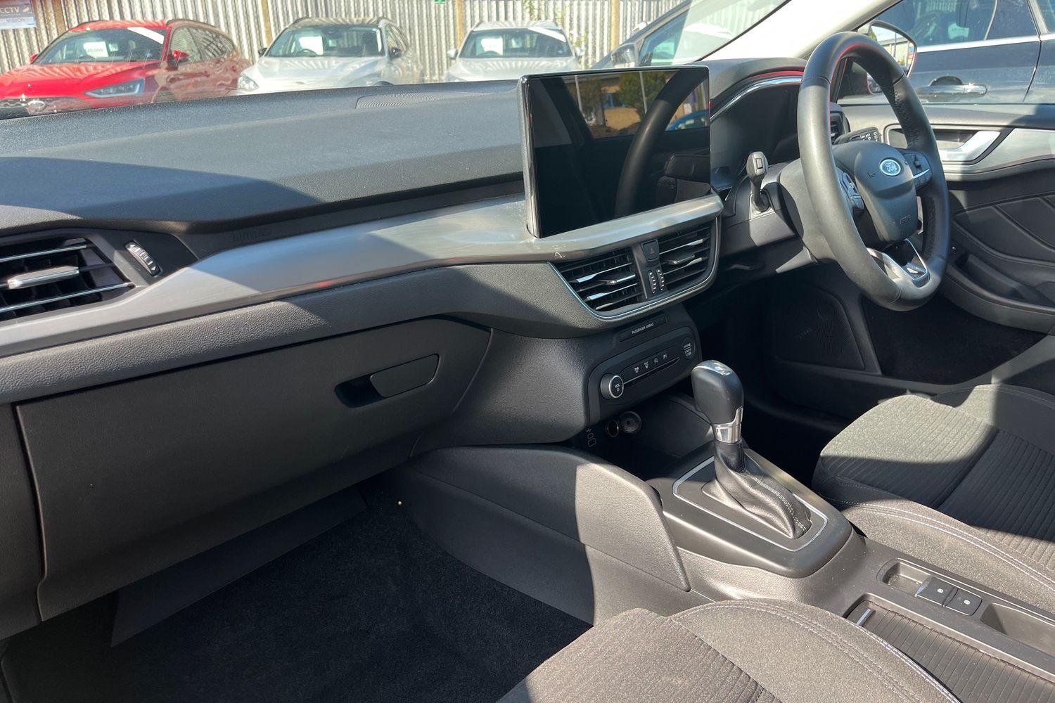 Ford Focus Photo 17