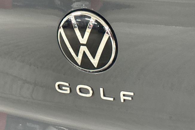 VOLKSWAGEN Golf Photo 27