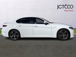 ALFA ROMEO Giulia Photo 4