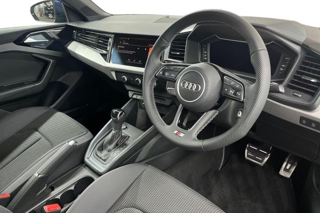 AUDI  A1 Photo 6