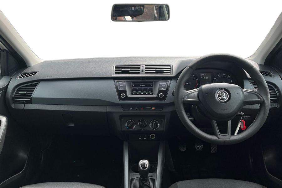 Skoda FABIA Photo autoimg-d086d6cdc7f31f6e0e5d8bb3300cd94511b37b32.jpg
