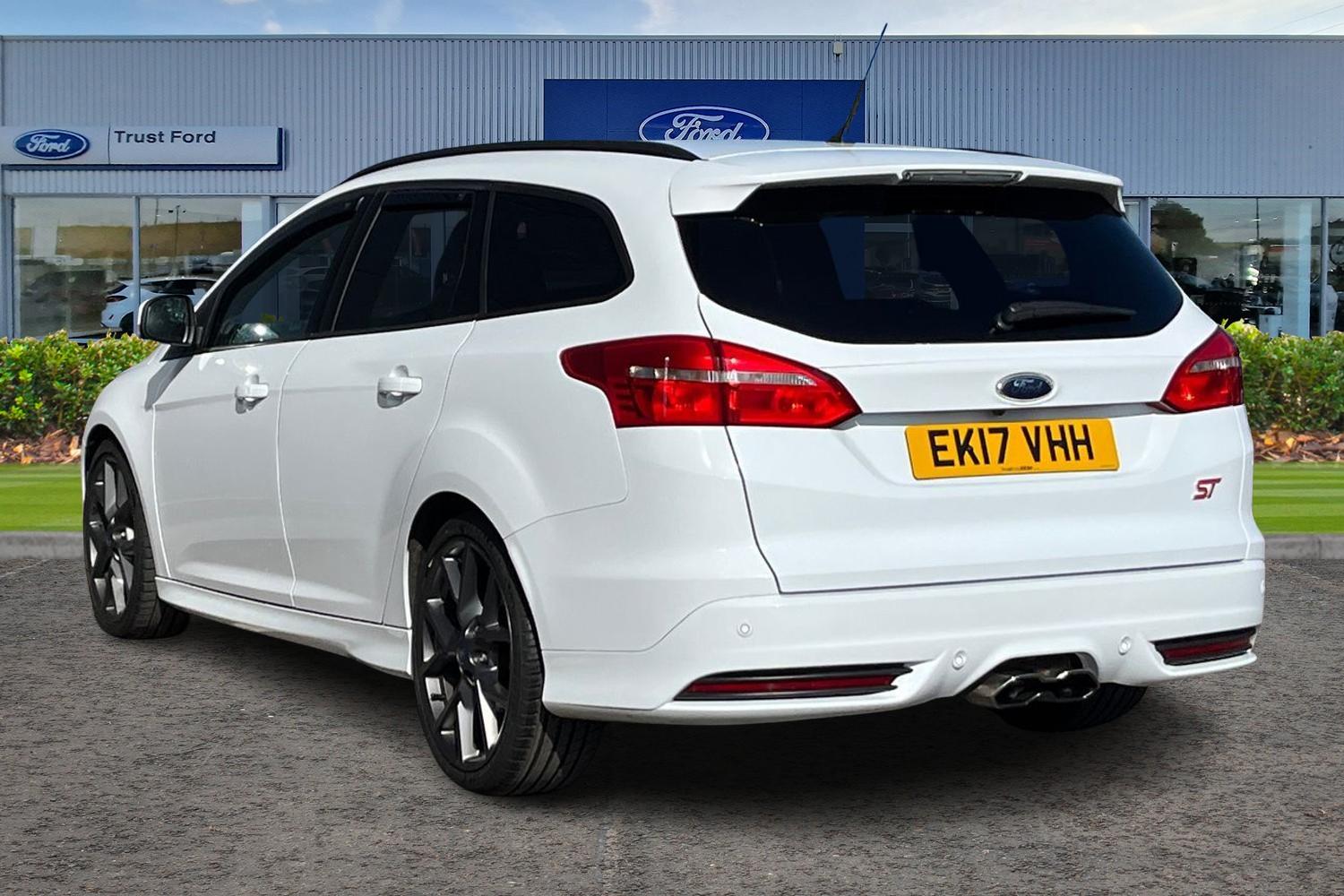 Ford FOCUS Photo 1