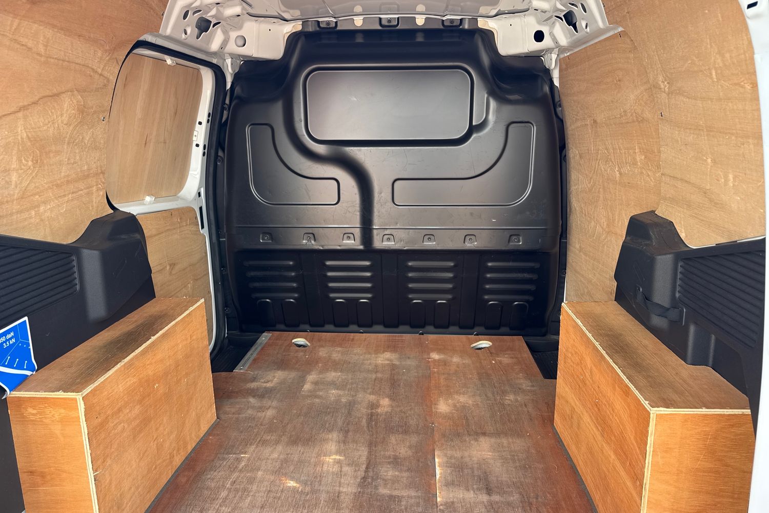 Ford TRANSIT COURIER Photo 7