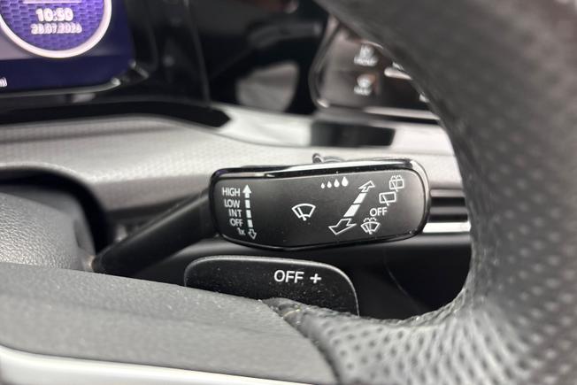 VOLKSWAGEN Golf Photo 24
