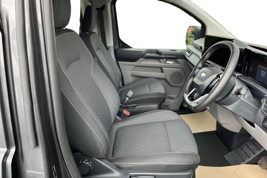 Ford Transit Custom Photo autoimg-d08d20711a3e801a2d42c23b86e1298900f6063f.jpg