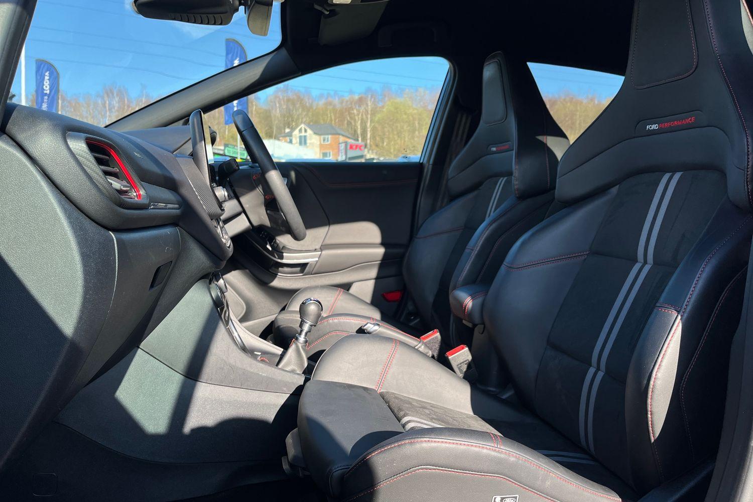 Ford PUMA Photo 18