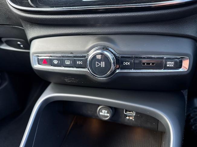VOLVO Xc40 Photo 34