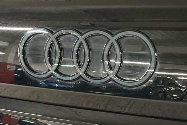 AUDI Q7 Photo 35