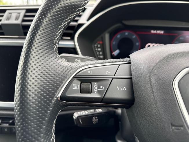 AUDI Q3 Photo 16