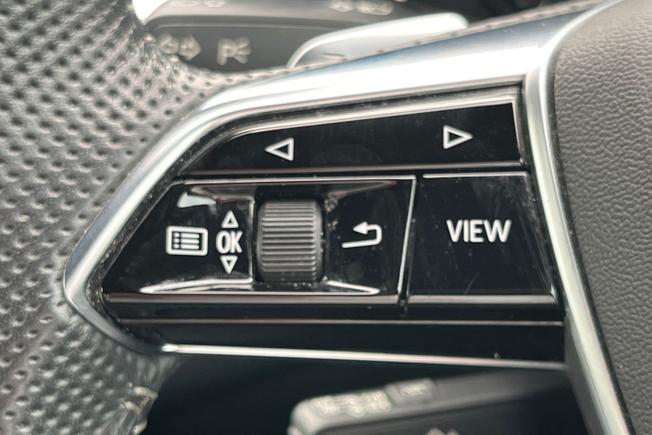 AUDI A6 Avant Photo 16