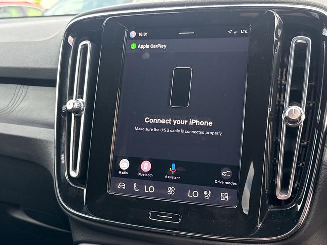 VOLVO Xc40 Photo 29