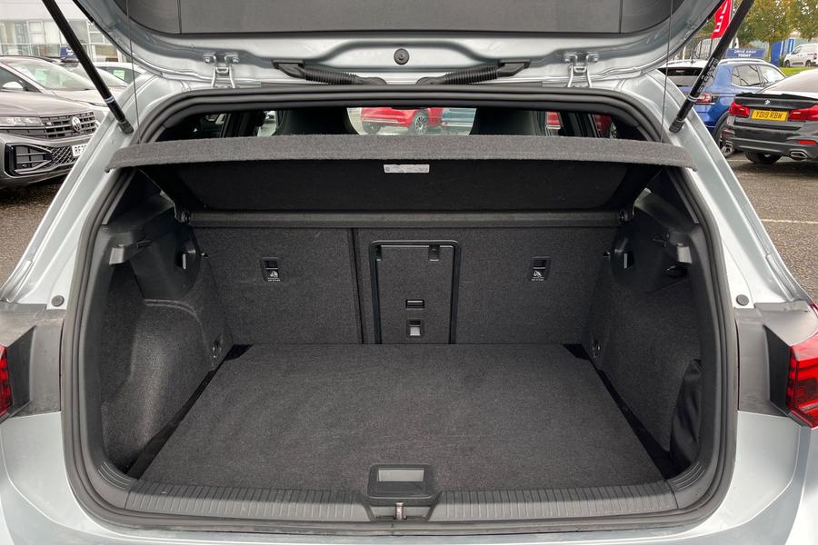 Volkswagen GOLF Photo autoimg-d097984cf5ac0c1cd66b152677553363e8d706c3.jpg