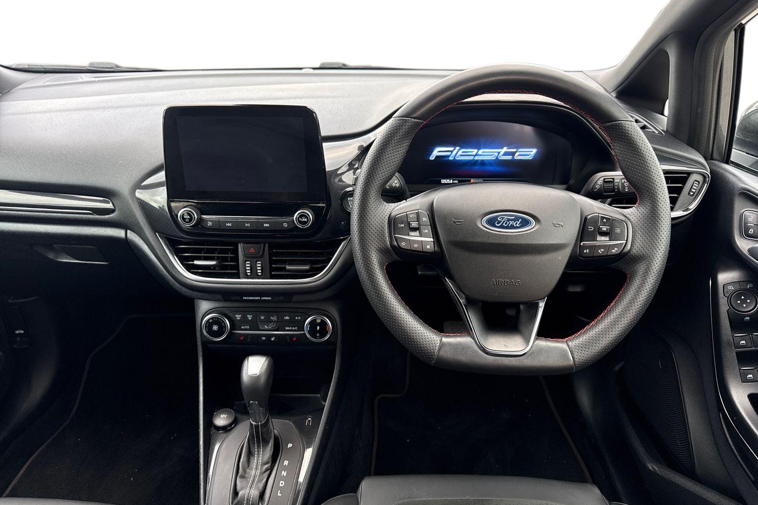Ford FIESTA Photo 10