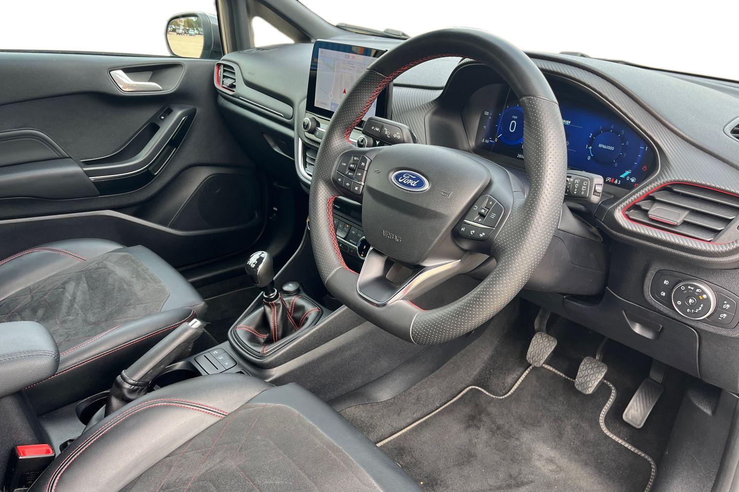 Ford Fiesta Photo 8
