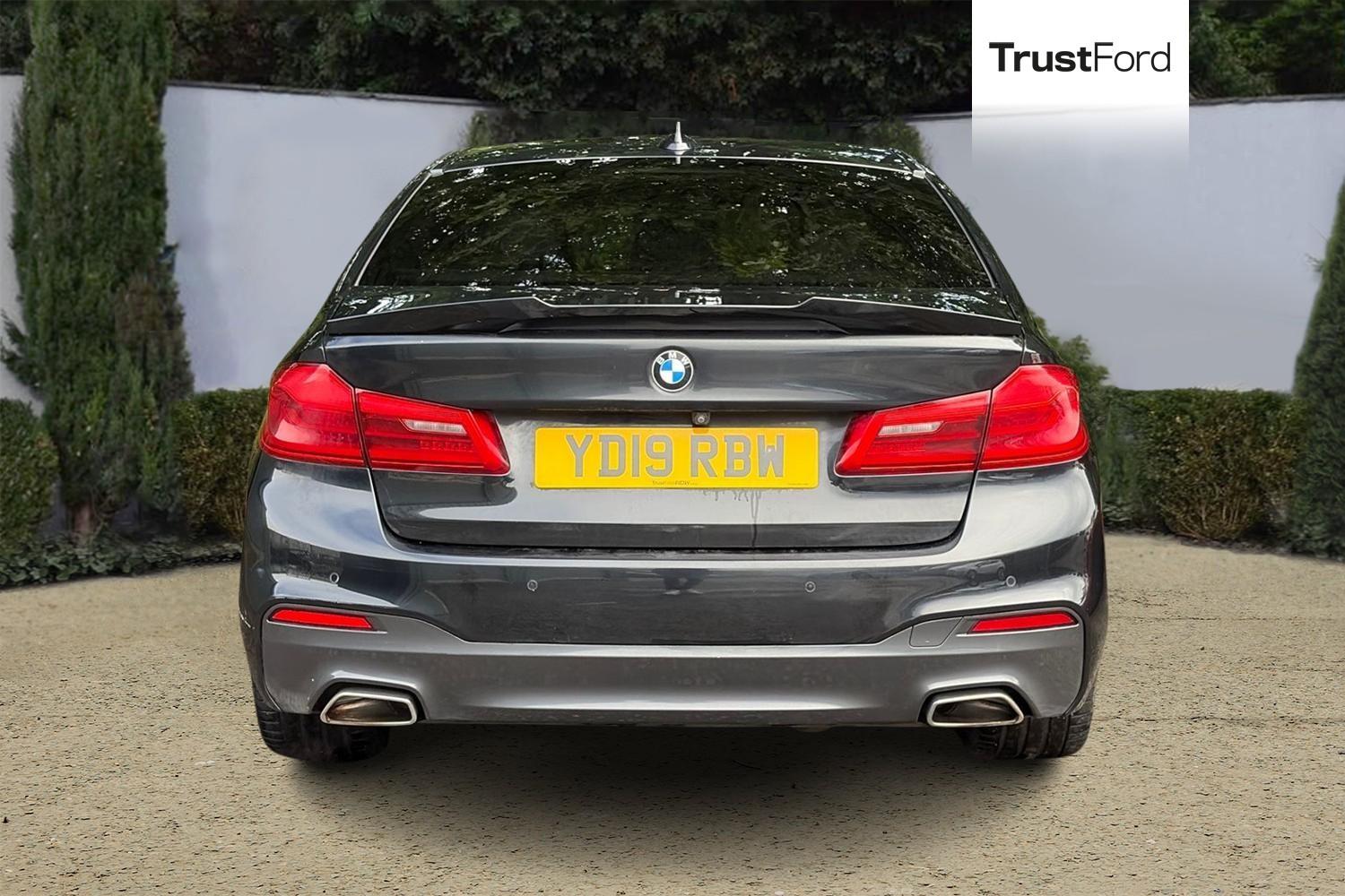 BMW 5 SERIES Photo 6