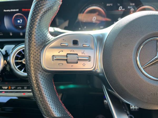 Mercedes-Benz CLA Photo autoimg-d0a03fdd2790d2a9b2184000d1ebd0cb2465508a.jpg