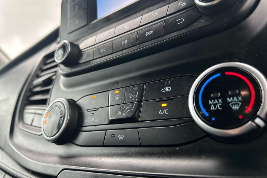 Ford TRANSIT Photo autoimg-d0ab10b87331a6b88dcc06b41d36b94fa97cf444.jpg