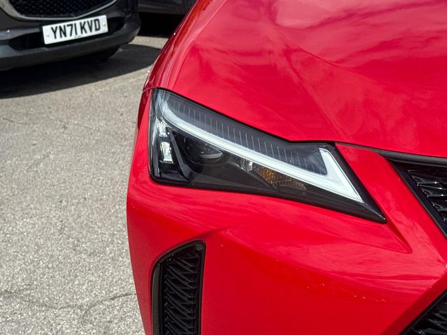 LEXUS Ux Photo 19