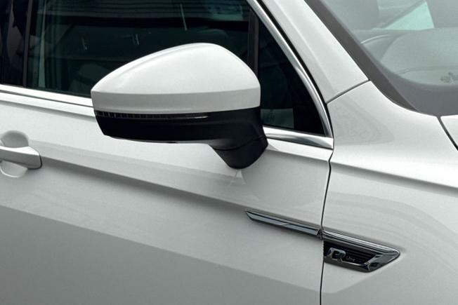 VOLKSWAGEN Tiguan Photo 20