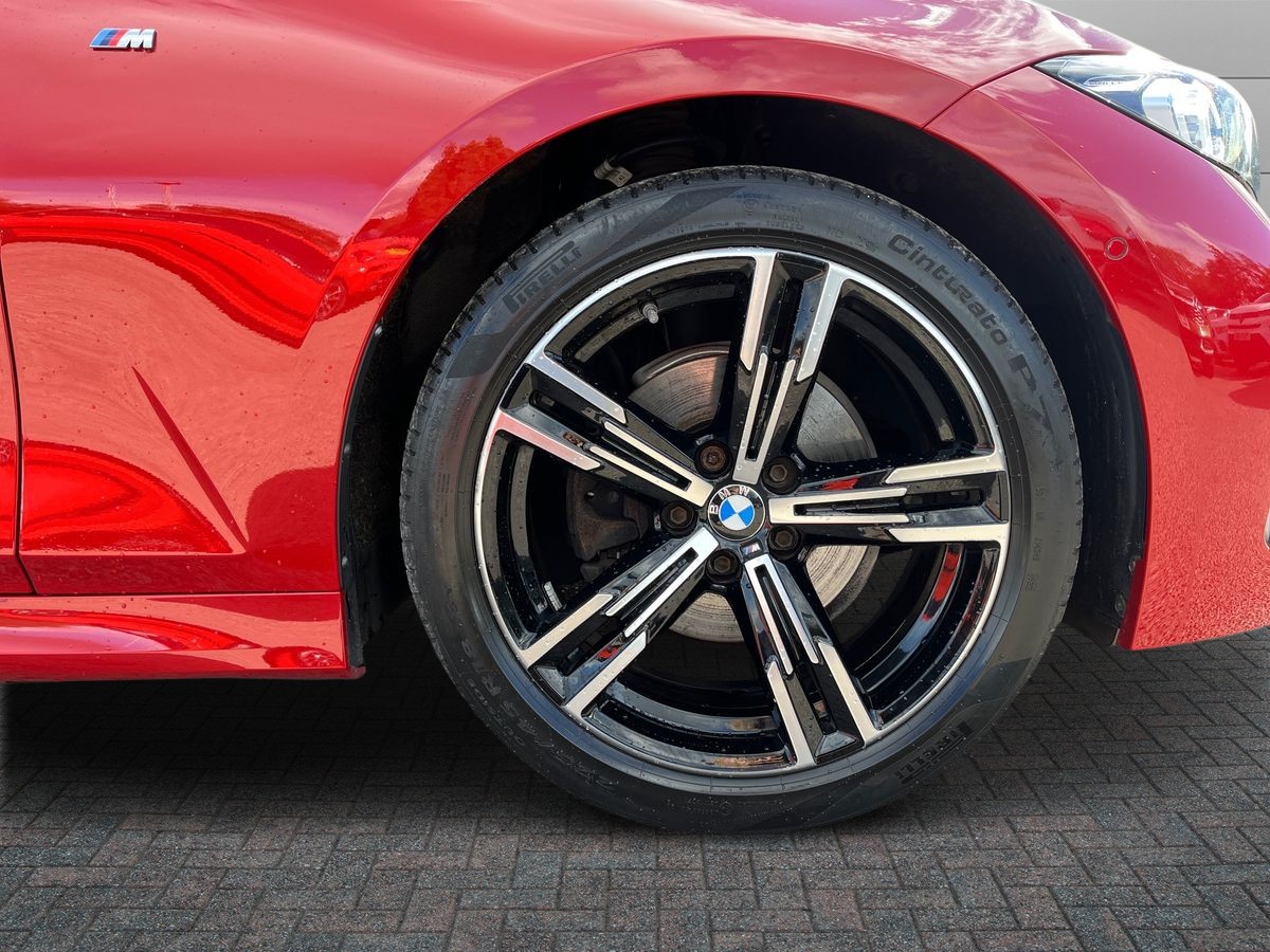 BMW 3 Series Photo 8